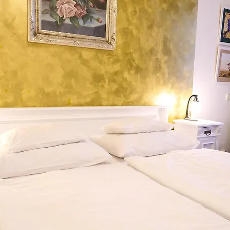 Hotel U Zlateho Jelena-3